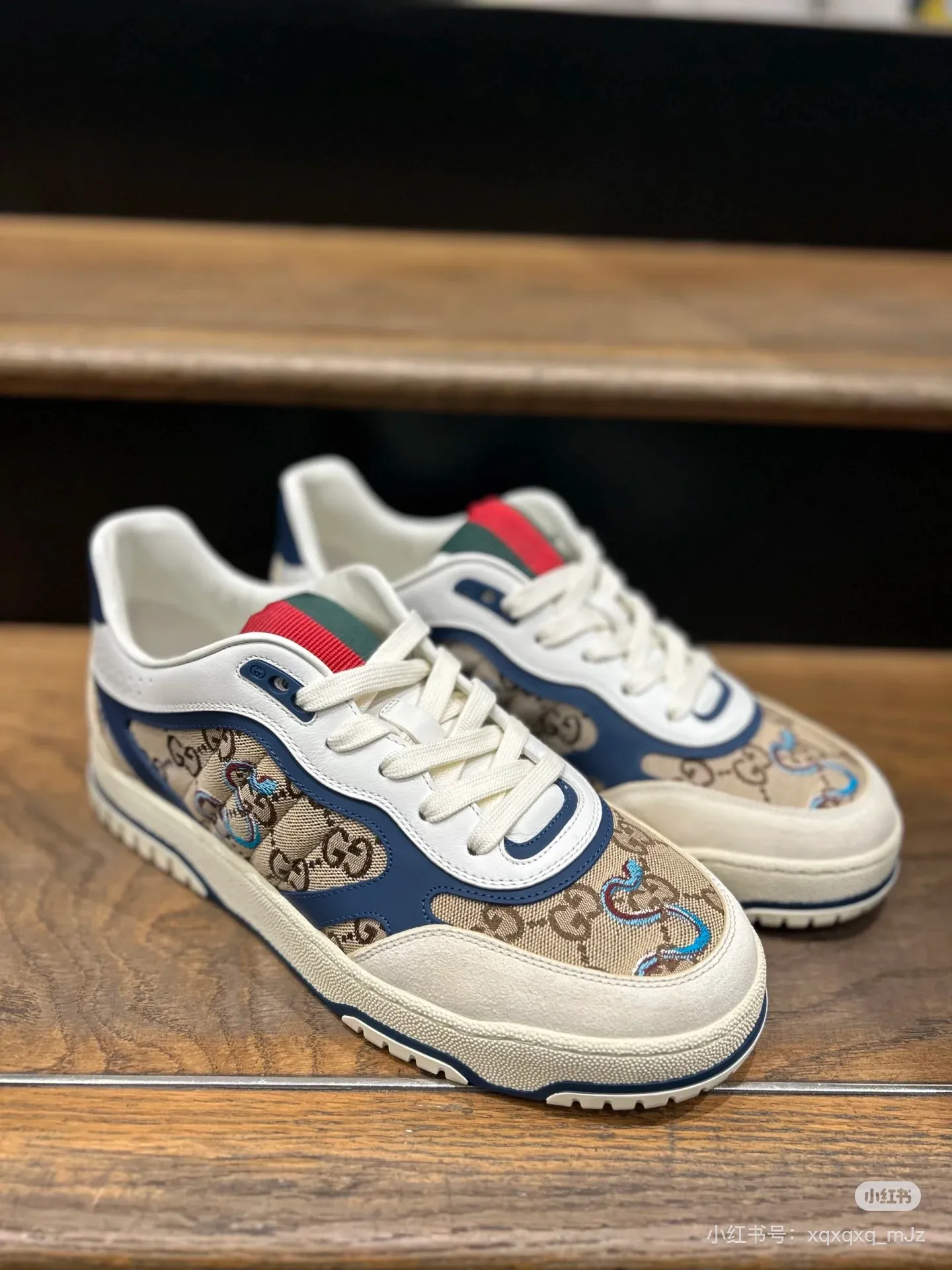 [G Home] P: 600💰 Couple size: Women's 35-40 --- Men's 39-44. (45 custom-made) 🆕2025 Electric embroidered snake GUCC Gucci original order quality The latest popular high and low top distressed couple's sports shoes series are shipped. Original purchase and development Made in China, these high-low sneakers are designed with a basketball-style silhouette, cleverly incorporating hollow panels and distressed effects, showing their unique ingenuity. The ingenuity incorporates brand logo details such as interlocking Double G styling accessories and Gucci lettering, a low-key tribute to the brand's design heritage. Exquisite packaging at the delivery counter 🛍📦 ▪️ Fabric: Original custom-made imported cowhide stitching ▪️ Lining: Imported first-layer cowhide ▪️ Sole: Original molded TPU sole ▪️ Sole thickness: 3cm